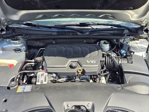 Used 2010 Buick Lucerne CXL FWD image 27
