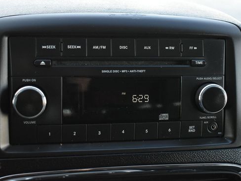 Used 2016 Dodge Grand Caravan SXT image 28