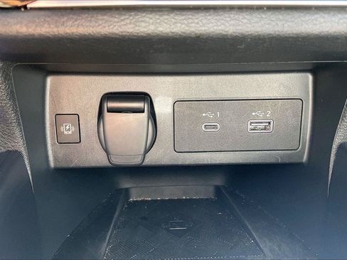 Used 2024 Nissan Versa SR w/ Electronics Package FWD image 31