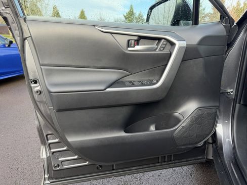 Used 2025 Toyota RAV4 XLE Premium image 11