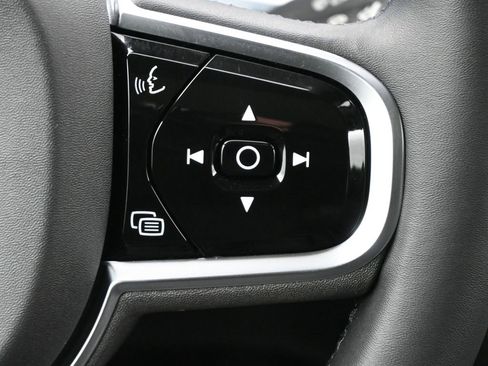 Used 2024 Volvo XC60 B5 Plus w/ Protection Package Premier image 8