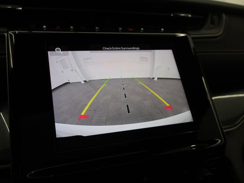 Used 2023 Jeep Grand Cherokee Altitude AWD/4WD image 17