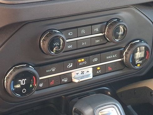 Used 2025 Ford Bronco Badlands AWD/4WD image 13