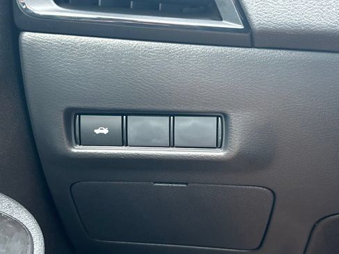 New 2026 Nissan Sentra SR w/ Floor Mat Package FWD image 28