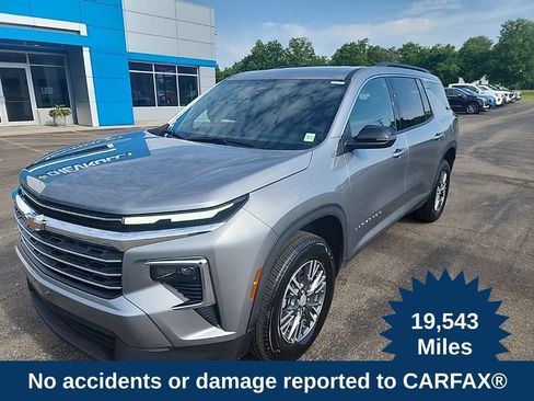 Used 2026 Chevrolet Traverse LT AWD/4WD image 1