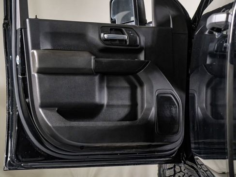 Used 2021 Chevrolet Silverado 2500 Custom w/ Custom Value Package AWD/4WD image 31