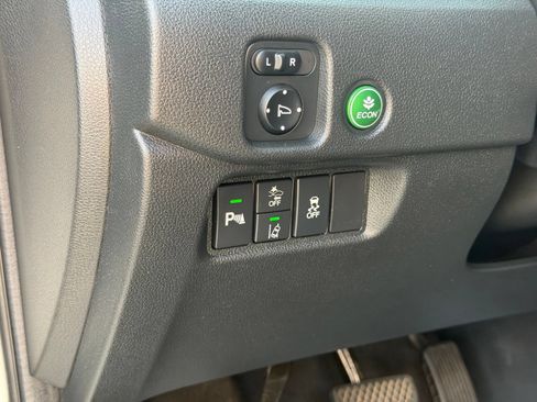 Used 2022 Honda Pilot Touring image 15