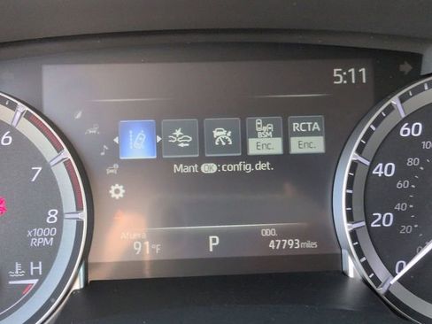 Used 2023 Toyota Highlander XLE FWD image 27