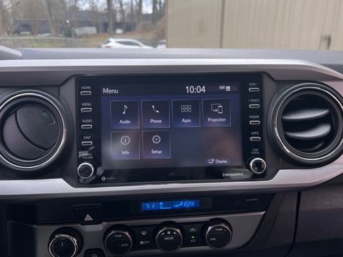 Used 2021 Toyota Tacoma SR5 AWD/4WD image 22