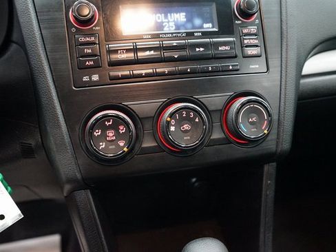 Used 2014 Subaru Crosstrek 2.0i Premium image 32