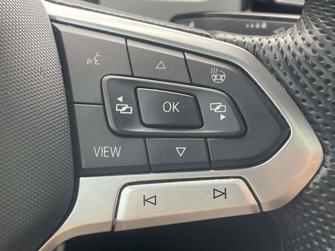 Used 2022 Volkswagen Atlas Cross Sport SEL Premium R-Line AWD/4WD image 25