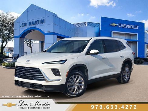 Used 2025 Buick Enclave Preferred image 1