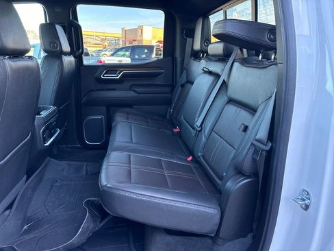 Used 2022 Chevrolet Silverado 1500 High Country w/ Technology Package image 24