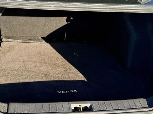 Used 2020 Nissan Versa SV image 7