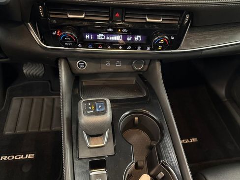 Used 2021 Nissan Rogue SL image 19