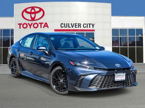 New 2026 Toyota Camry SE FWD image 1