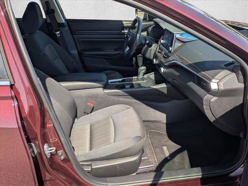 Used 2025 Nissan Altima 2.5 SV AWD/4WD image 18