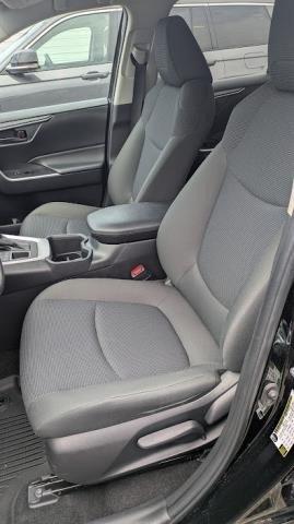 Used 2024 Toyota RAV4 LE AWD/4WD image 7