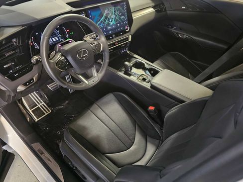 Used 2024 Lexus RX 500h F Sport w/ Convenience Package image 2