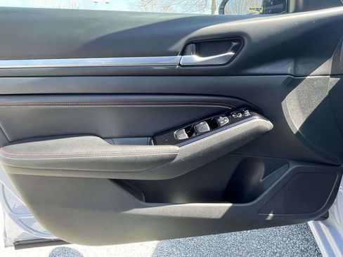 Used 2023 Nissan Altima 2.0 SR image 16