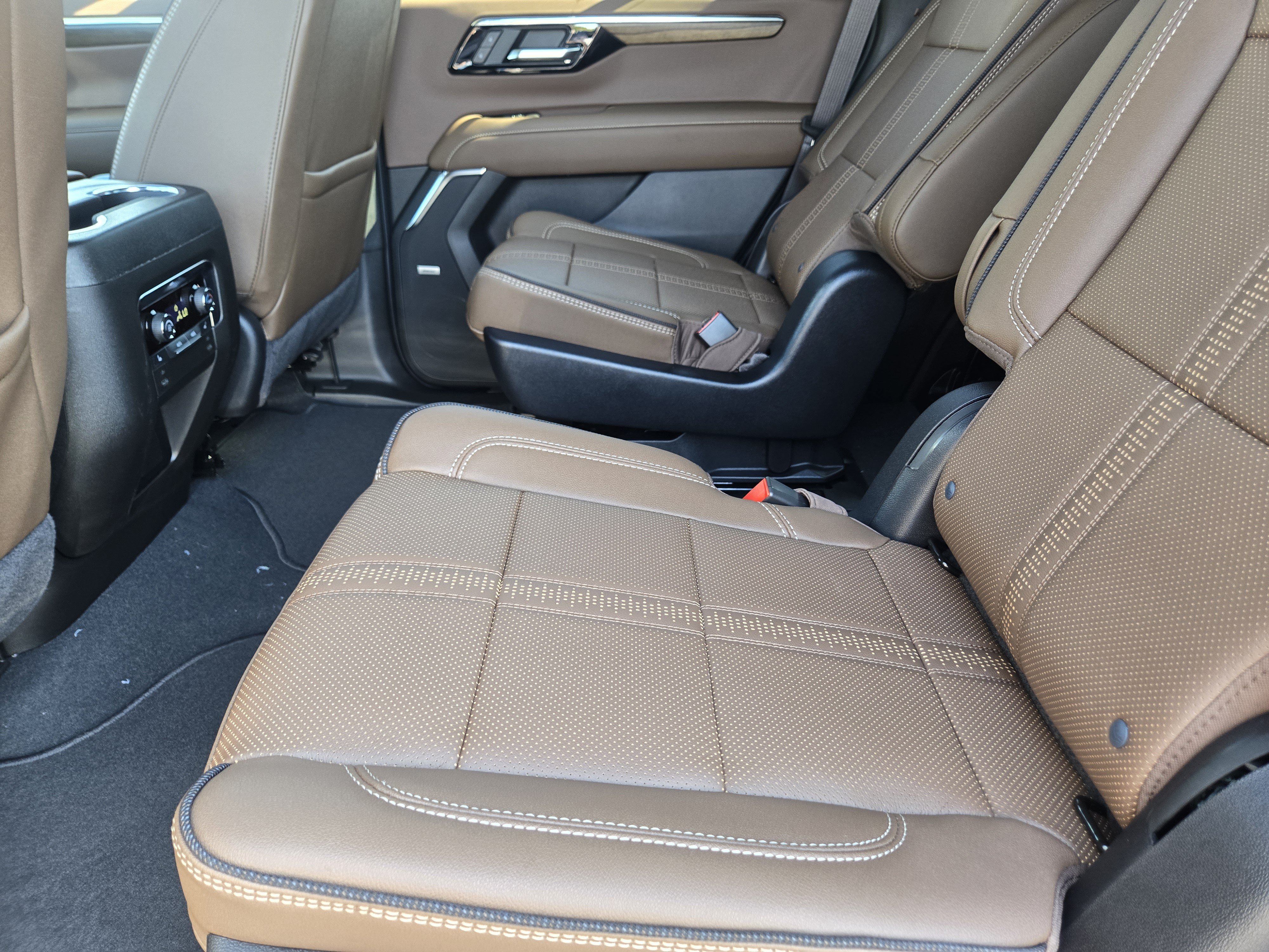 New 2027 Chevrolet Tahoe High Country AWD/4WD image 23