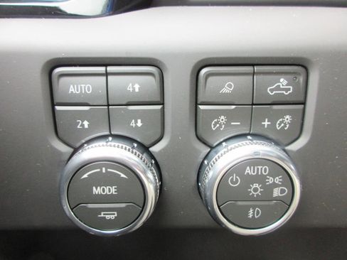 New 2026 GMC Sierra 2500 AT4 w/ AT4 Premium Plus Package AWD/4WD image 18