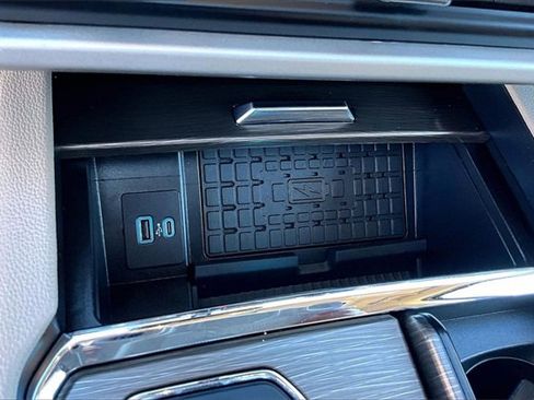 Used 2024 Ford Expedition Max Limited image 21