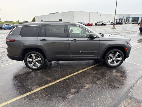 Used 2022 Jeep Grand Cherokee L Limited AWD/4WD image 8
