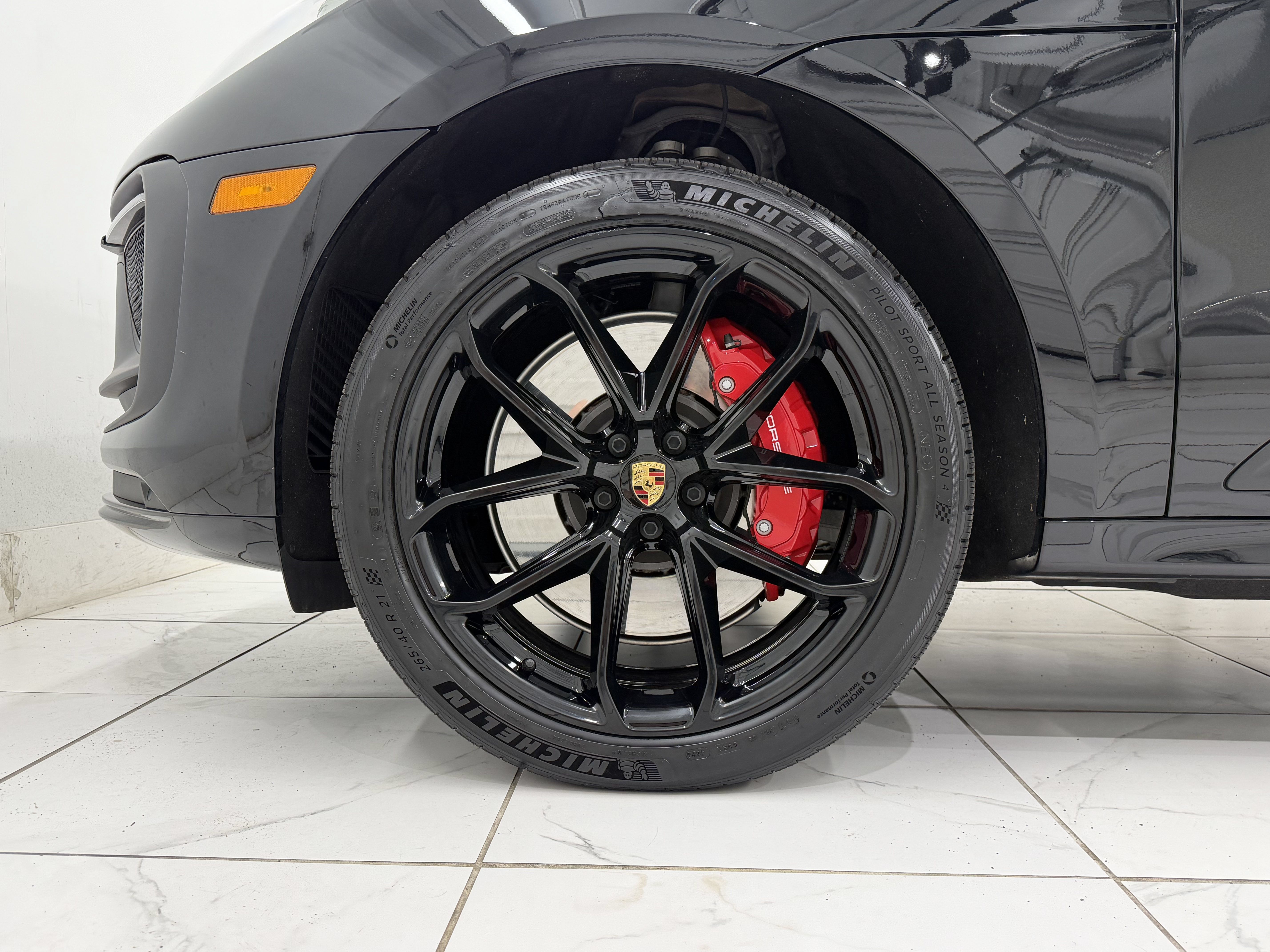 Used 2026 Porsche Macan GTS AWD/4WD image 16