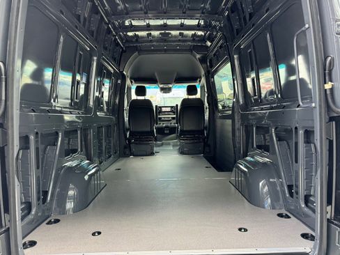 Used 2024 Mercedes-Benz Sprinter 144 Cargo image 24