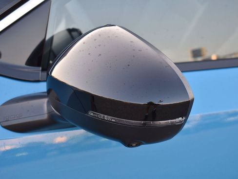 New 2027 Nissan Kicks SR w/ SR Premium Package FWD image 4