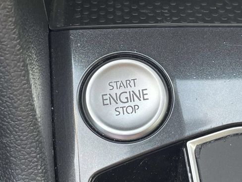 Used 2020 Volkswagen Tiguan SEL AWD/4WD image 30