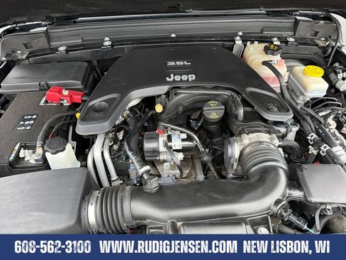 Used 2021 Jeep Wrangler Unlimited Rubicon w/ Dual Top Group AWD/4WD image 22