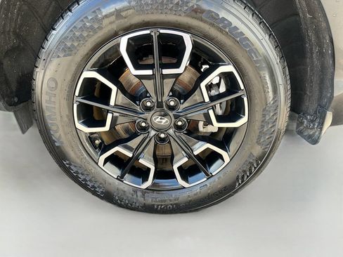 Used 2023 Hyundai Santa Cruz SEL Premium AWD/4WD image 26