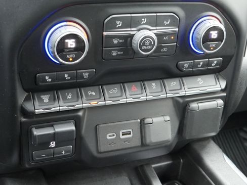 Used 2022 Chevrolet Silverado 3500 LTZ w/ LTZ Plus Package image 16