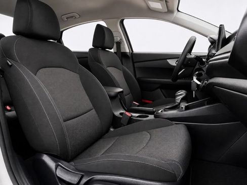 Used 2019 Kia Forte LXS FWD image 16