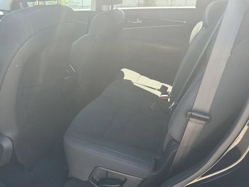 Used 2020 Kia Sorento FWD V6 image 23