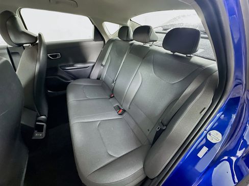 Used 2025 Kia K4 LXS image 27