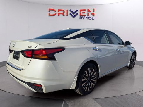 Used 2023 Nissan Altima 2.5 SV image 5