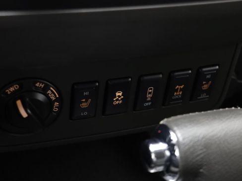 Used 2016 Nissan Frontier PRO-4X AWD/4WD image 12
