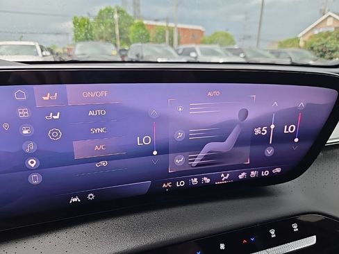 Used 2025 Buick Enclave Avenir w/ Super Cruise Package AWD/4WD image 33