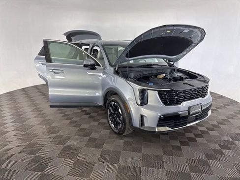 Certified 2025 Kia Sorento S AWD/4WD image 14