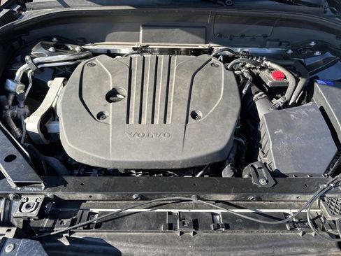 Certified 2025 Volvo XC60 B5 Core image 34