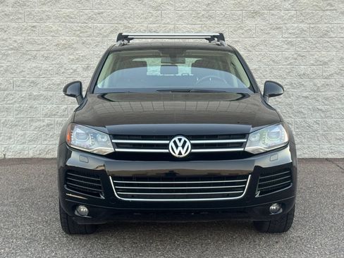Used 2012 Volkswagen Touareg TDI image 2