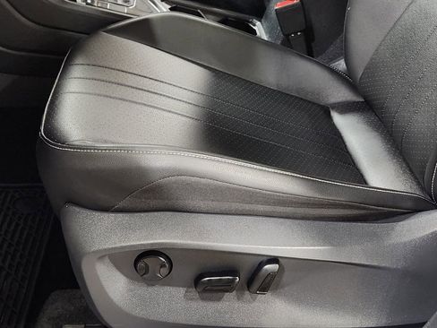 Used 2024 Volkswagen Tiguan SE R-Line image 42