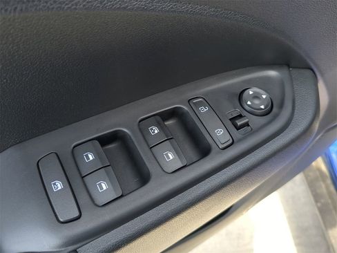 New 2025 Hyundai Venue Limited image 20