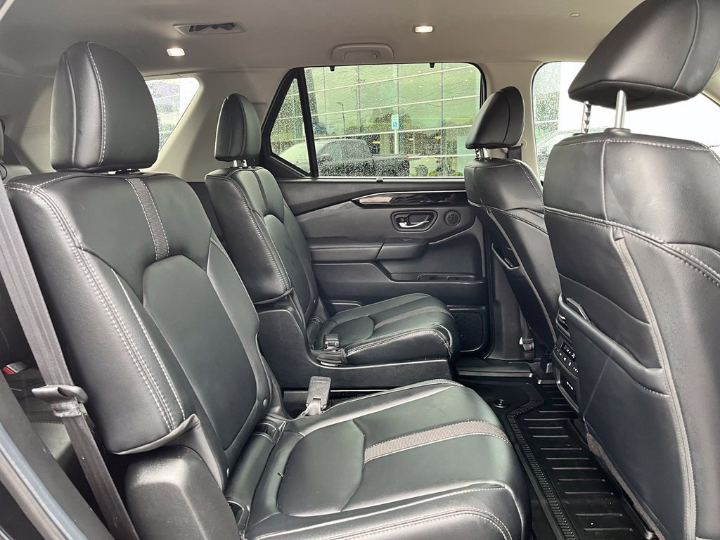 Used 2025 Honda Pilot EX-L image 8