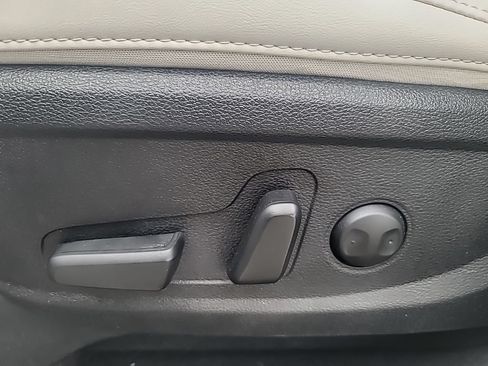 Certified 2025 Kia Telluride S FWD image 11