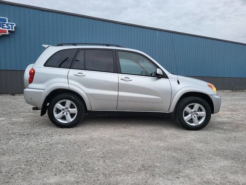 Used 2005 Toyota RAV4 4WD image 6