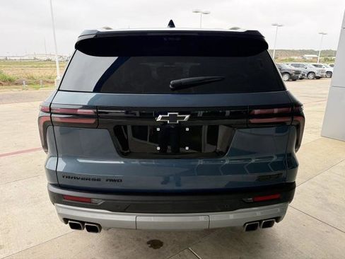 Used 2025 Chevrolet Traverse Z71 w/ Enhanced Driving Package AWD/4WD image 8